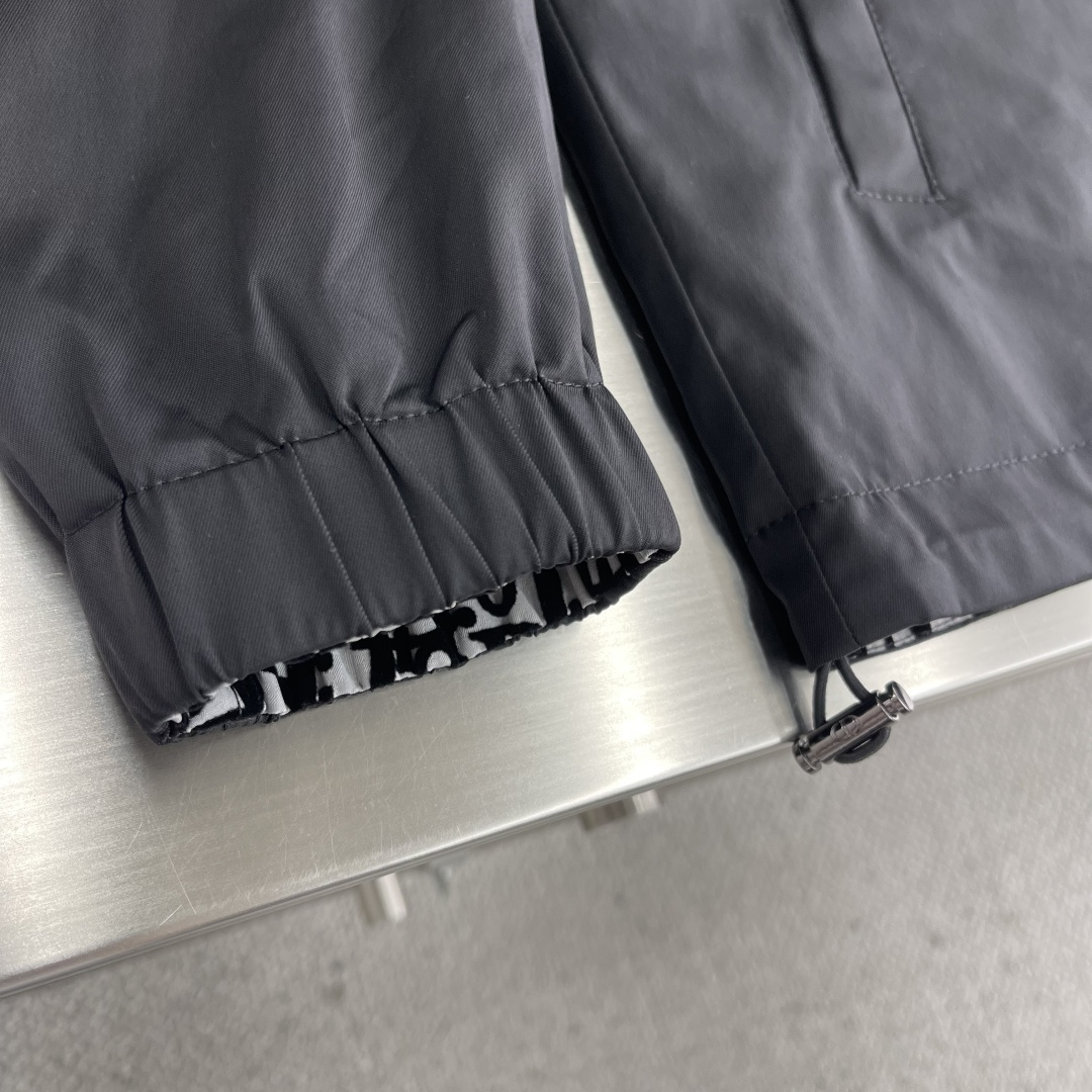 -Dio 2025秋季新品，双面可穿。简约时尚休闲夹克外套，原版进口面料，舒适透气，顶级提花工艺字母图案