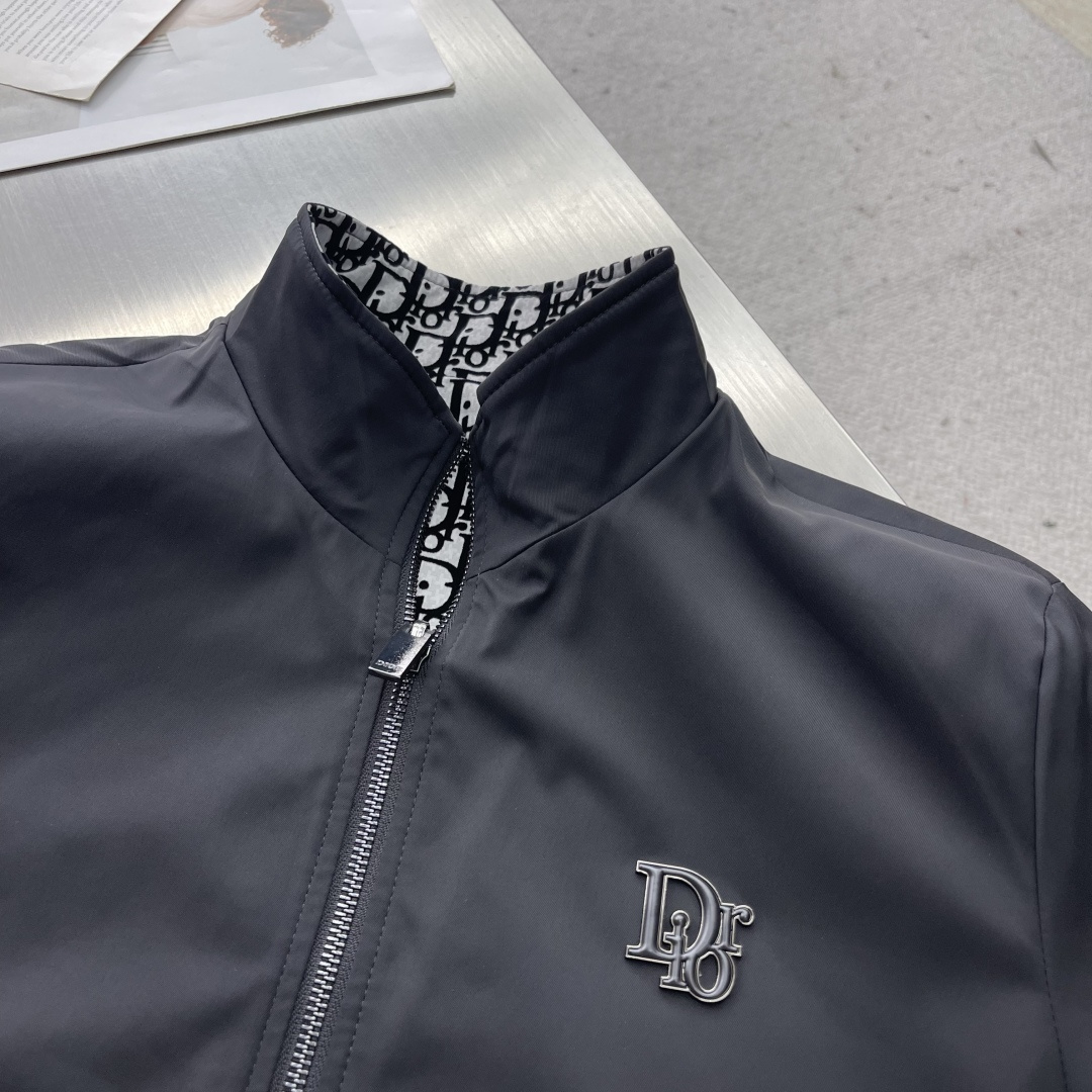 -Dio 2025秋季新品，双面可穿。简约时尚休闲夹克外套，原版进口面料，舒适透气，顶级提花工艺字母图案