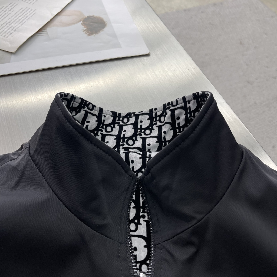 -Dio 2025秋季新品，双面可穿。简约时尚休闲夹克外套，原版进口面料，舒适透气，顶级提花工艺字母图案