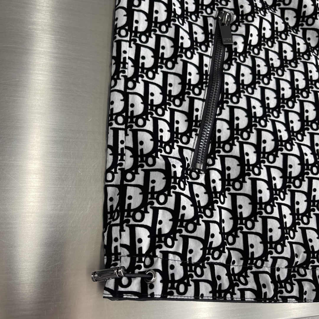 -Dio 2025秋季新品，双面可穿。简约时尚休闲夹克外套，原版进口面料，舒适透气，顶级提花工艺字母图案