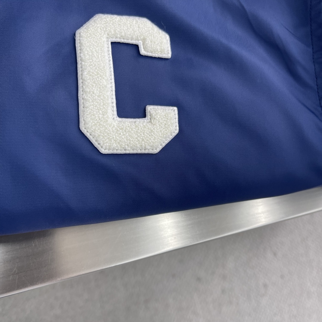 -Celin FW 连帽棒球夹克棉服原15,800购入，双面料拼接：外面为缎面科技面料，前幅定制毛巾绣章