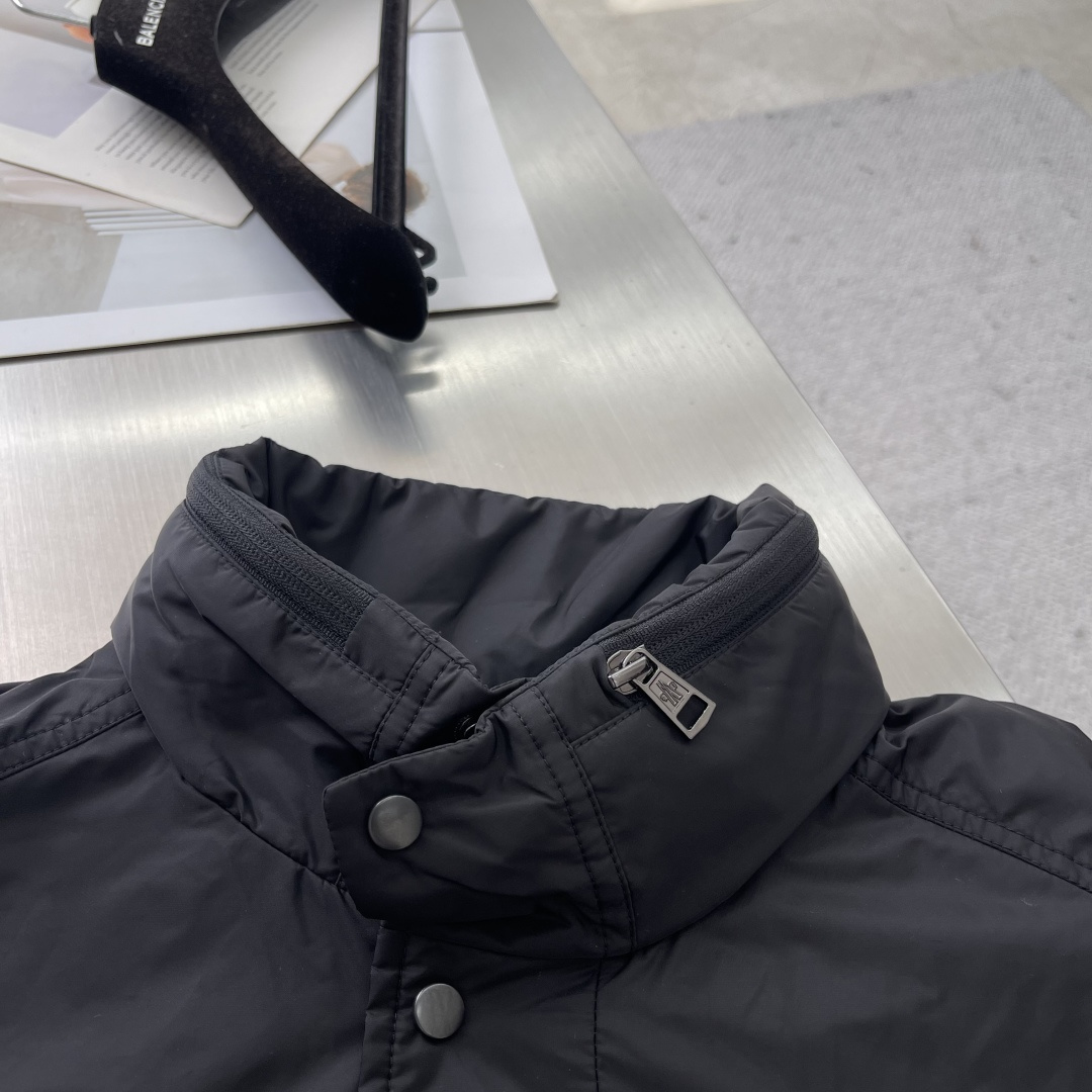 -mon 2025ss早秋新款发布连帽夹棉外套，秋季爆款夹克，隐藏帽设计，夹薄棉设计外套，穿上就是舒适自