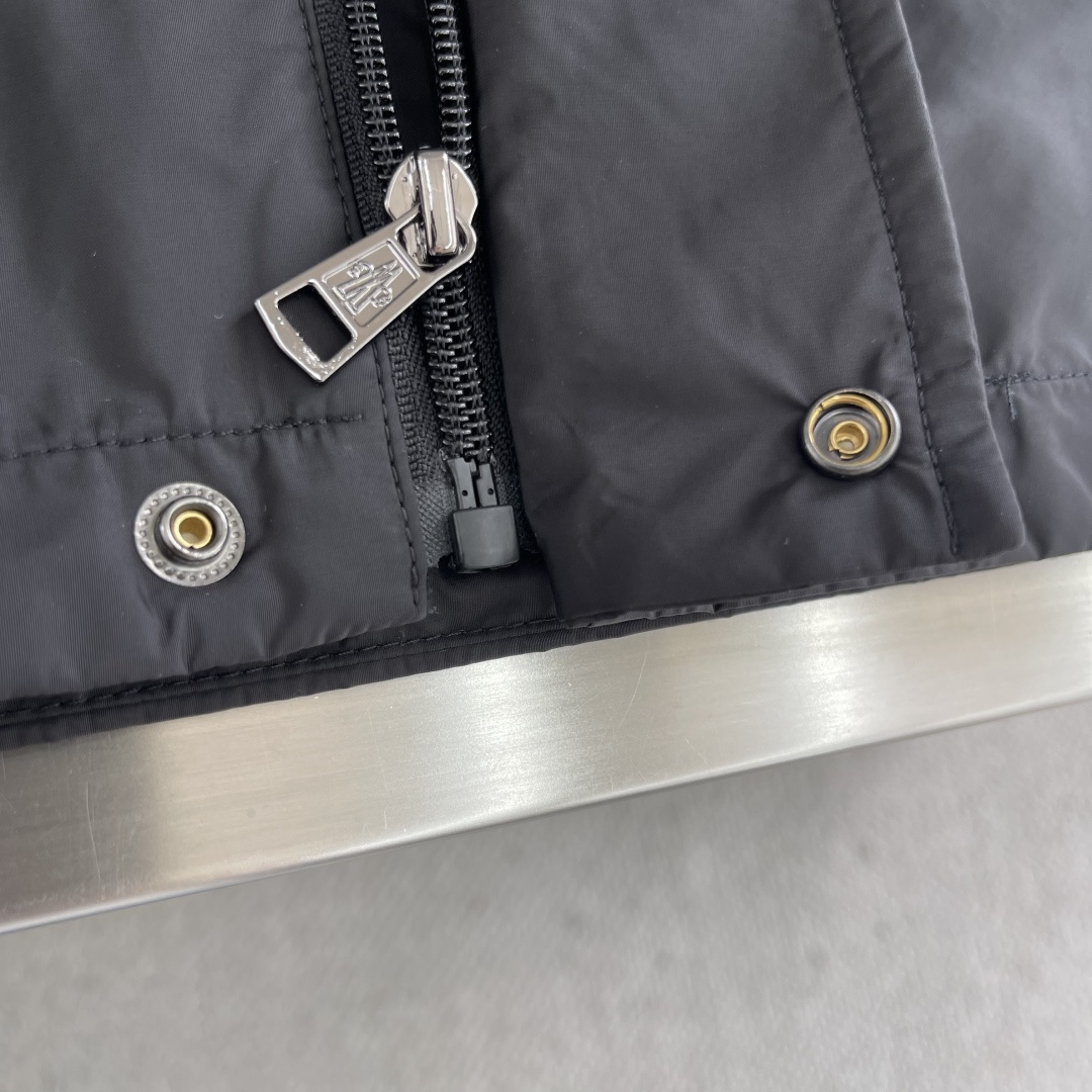 -mon 2025ss早秋新款发布连帽夹棉外套，秋季爆款夹克，隐藏帽设计，夹薄棉设计外套，穿上就是舒适自