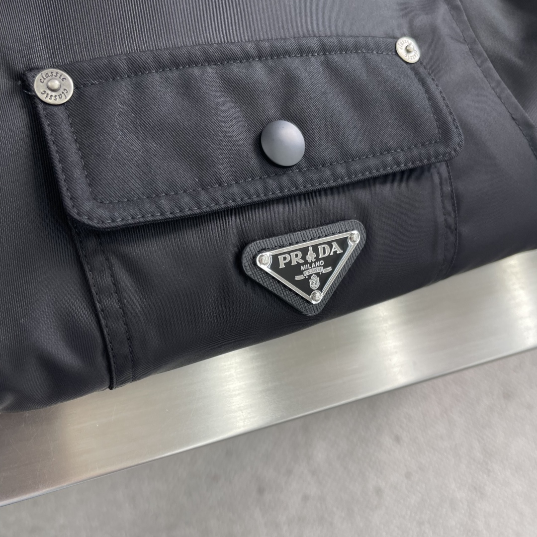 -品质赞、加棉夹克、爆款、PRAD 翻领棉服衬衣夹克外套码数：M-3XL宽松廓形夹棉保暖衬衫棉服夹克外套