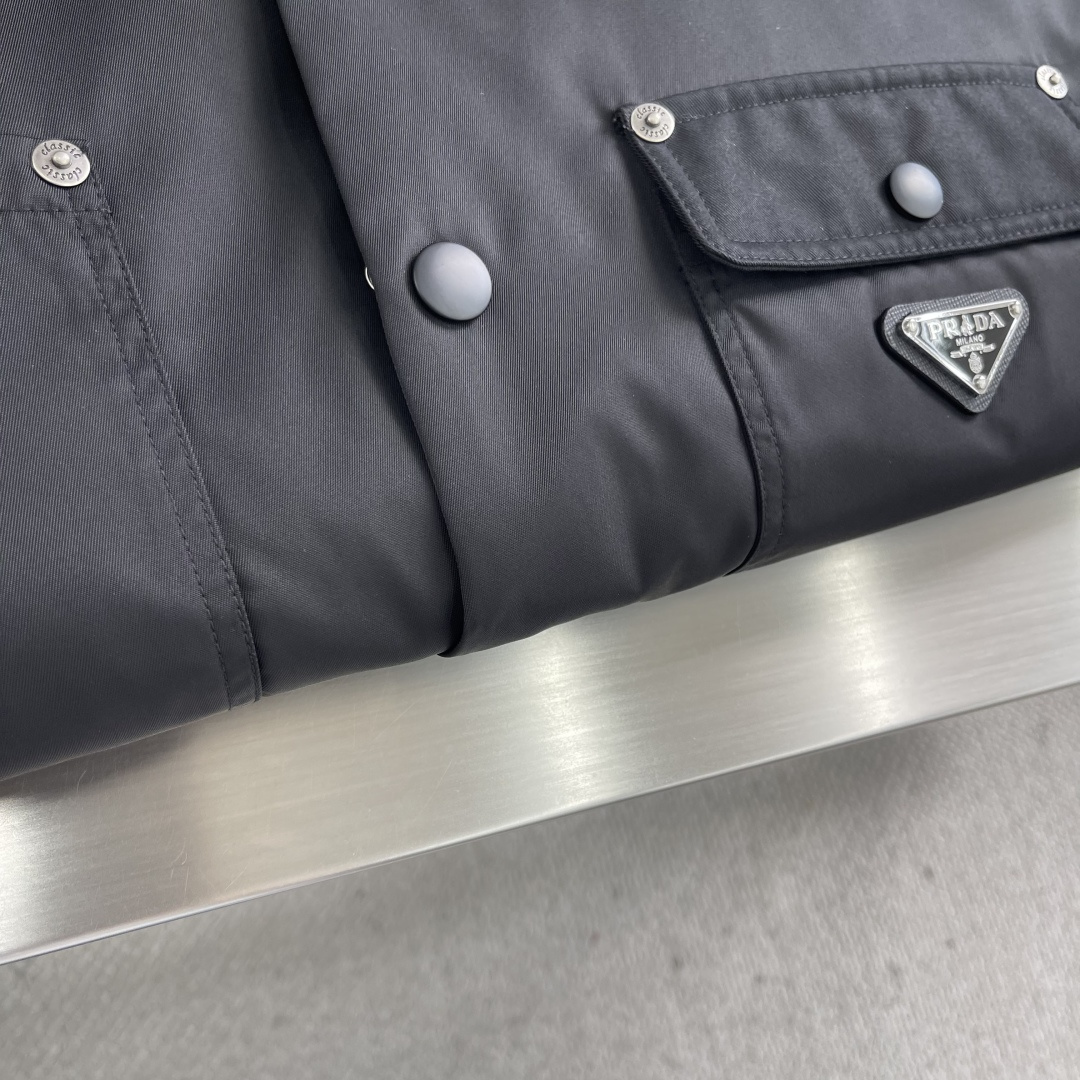 -品质赞、加棉夹克、爆款、PRAD 翻领棉服衬衣夹克外套码数：M-3XL宽松廓形夹棉保暖衬衫棉服夹克外套