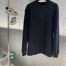 -Stone Island 2026秋冬系列长袖薄T 码数:M-5XL 微阔版型 绒感双纱面料。面料表面食毛做磨毛工 -Stone Island 2026秋冬系列长袖薄T 码数:M-5XL 微阔版型 绒感双纱面料。面料表面食毛做磨毛工