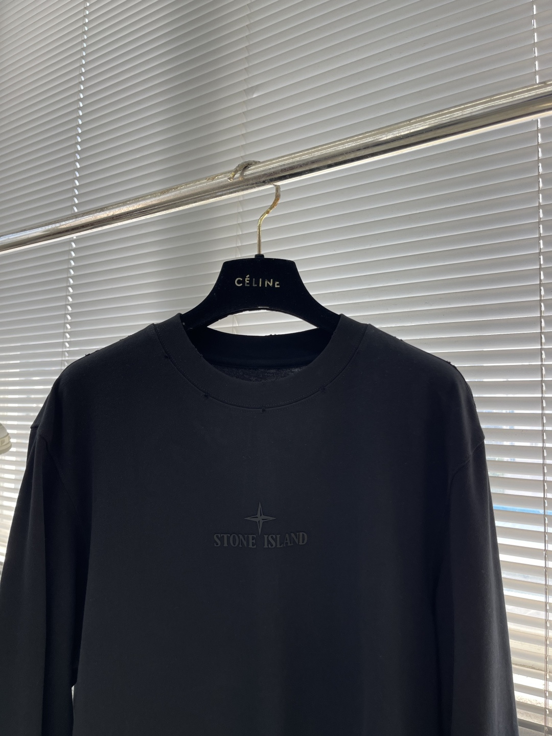 -Stone Island 2026秋冬系列长袖薄T 码数:M-5XL 微阔版型 绒感双纱面料。面料表面食毛做磨毛工 -Stone Island 2026秋冬系列长袖薄T 码数:M-5XL 微阔版型 绒感双纱面料。面料表面食毛做磨毛工