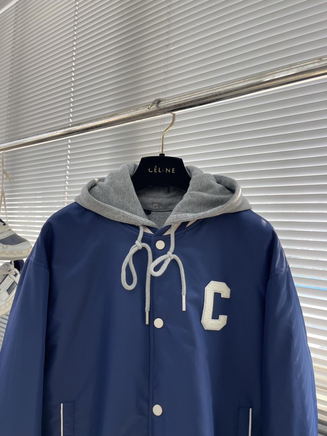 -Celin FW 连帽棒球夹克棉服原15,800购入，双面料拼接：外面为缎面科技面料，前幅定制毛巾绣章
