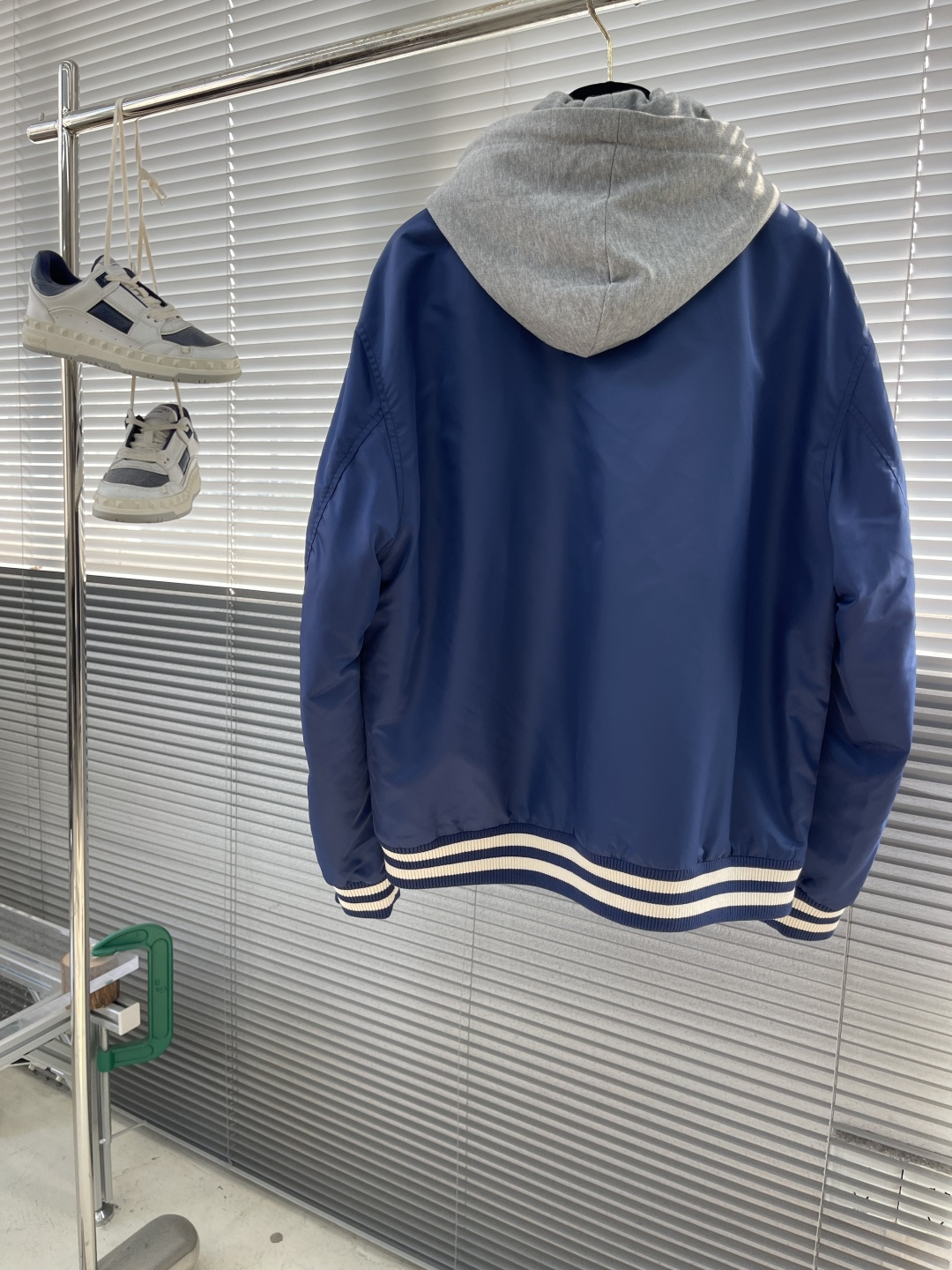 -Celin FW 连帽棒球夹克棉服原15,800购入，双面料拼接：外面为缎面科技面料，前幅定制毛巾绣章