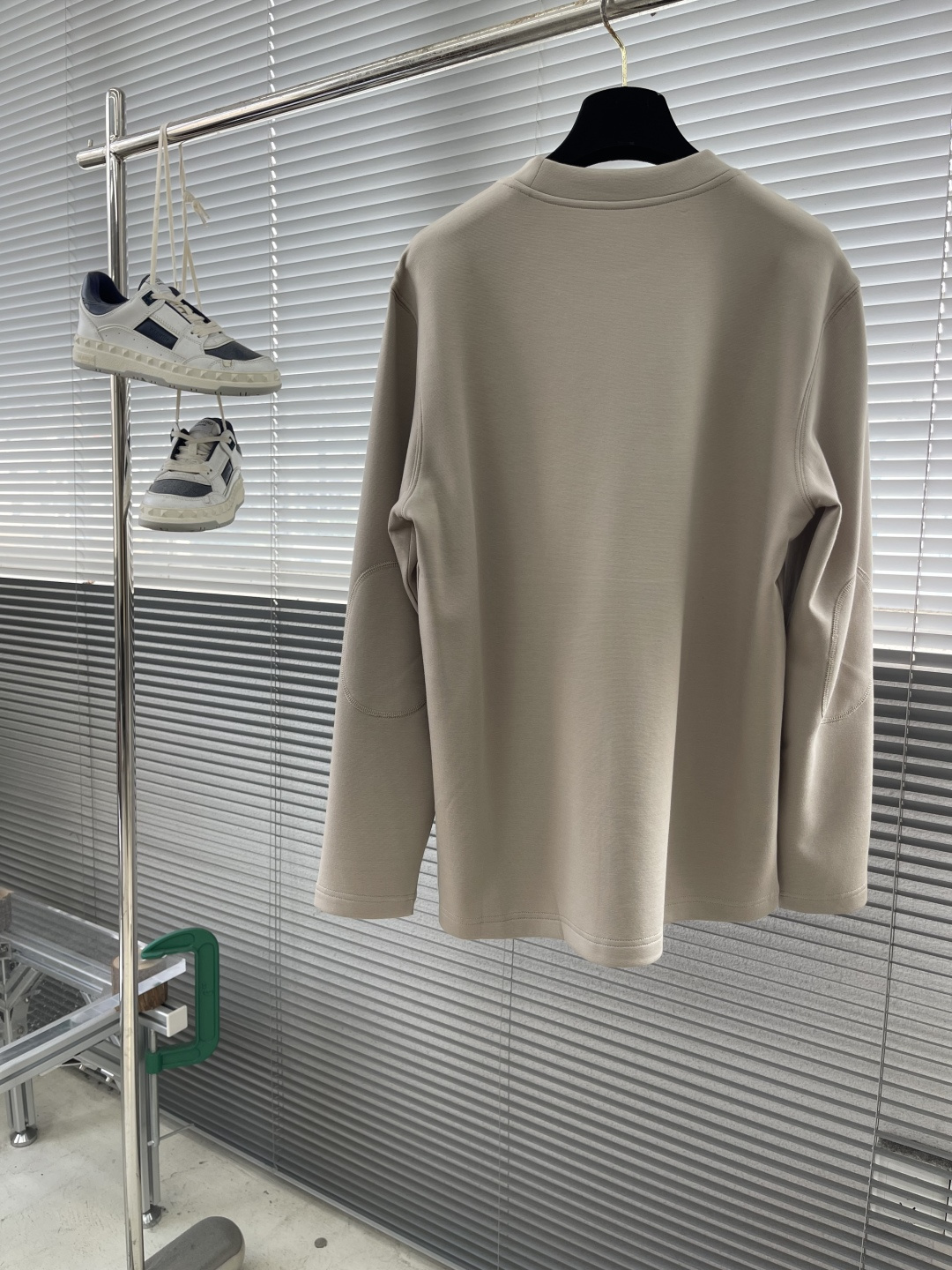 -BBR 25fw新款长袖打底T恤，3A级韩绒抑菌专利面料；手感柔软，亲肤保暖；软糯舒适，抑菌抗皱。跟专