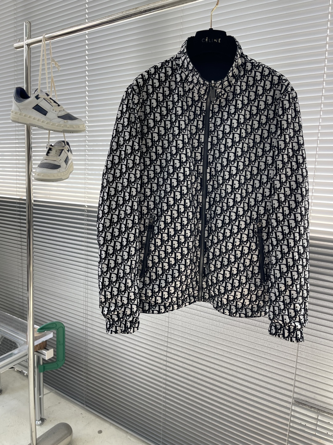 -Dio 2025秋季新品，双面可穿。简约时尚休闲夹克外套，原版进口面料，舒适透气，顶级提花工艺字母图案