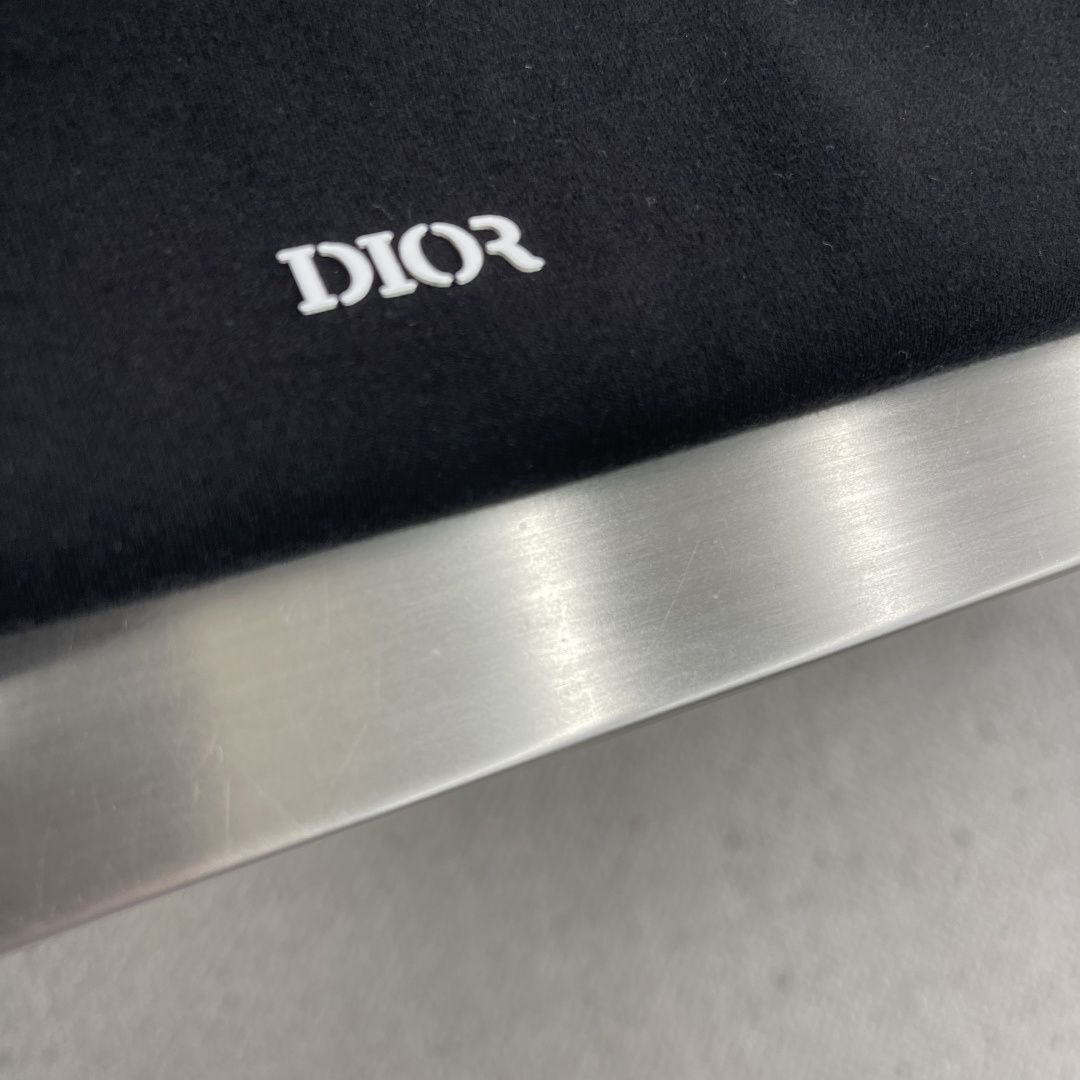 -Dio 2025秋冬系列短袖T恤码数：M-3XL 微阔版型DI*R短袖，天竹抗菌保暖棉面料，集棉的舒适