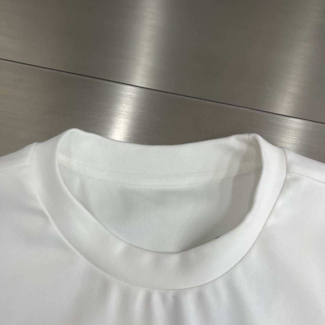 -Dio 2025秋冬系列短袖T恤码数：M-3XL 微阔版型DI*R短袖，天竹抗菌保暖棉面料，集棉的舒适