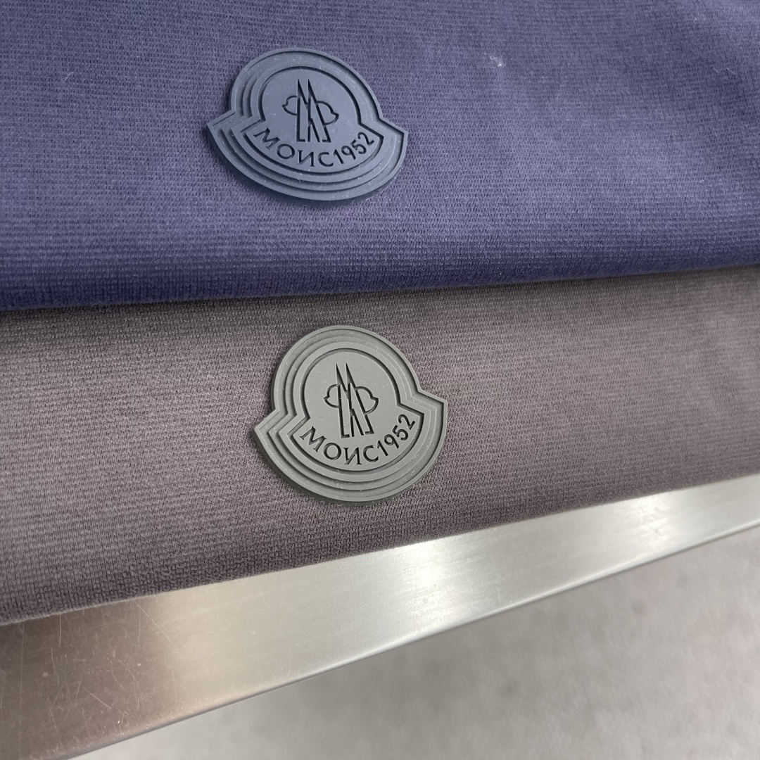 -mon 2025秋冬系列打底长袖T恤码数：M-5XL 微阔长袖T潮流罗马磨毛。面料表面刷毛做磨毛工艺与