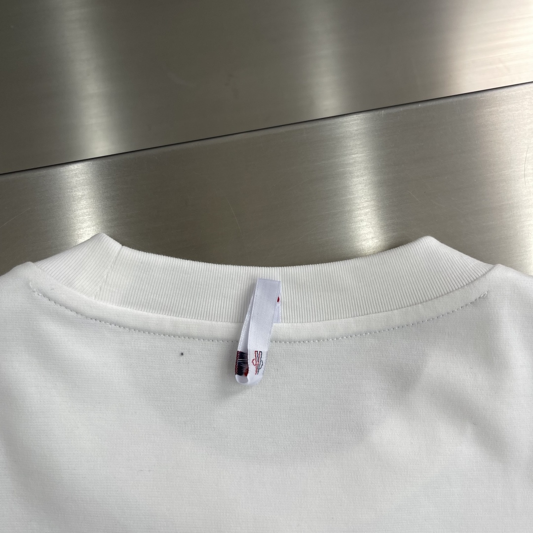 -mon 2025秋冬系列打底长袖T恤码数：M-5XL 微阔长袖T潮流罗马磨毛。面料表面刷毛做磨毛工艺与