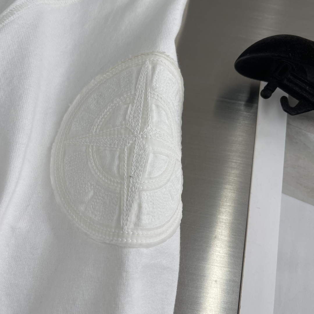 -Stone Island 2025秋冬系列休闲卫衣码数：M-5XL 微阔版型重磅强捻双纱，拥有粗犷的纱