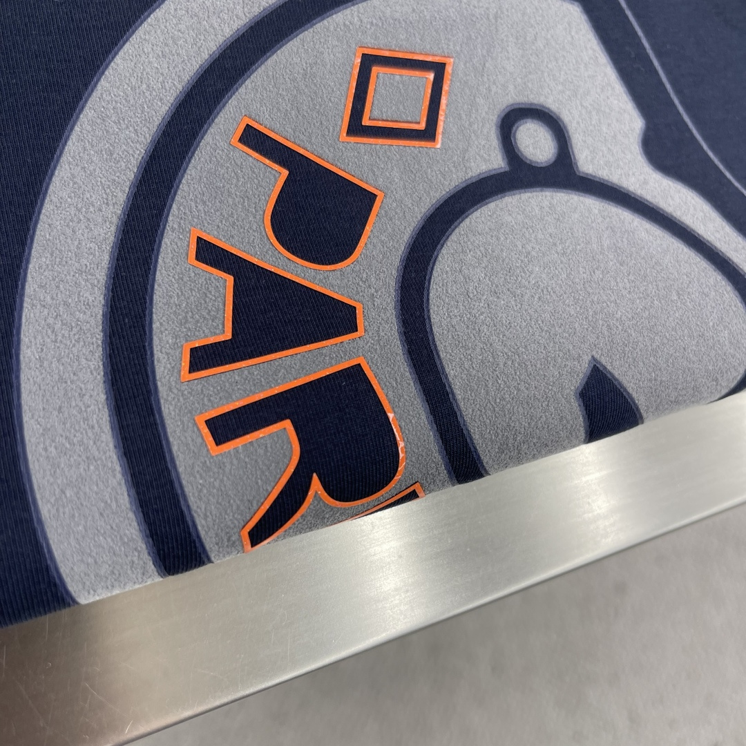 -Herme 2025秋冬新款！！ 延续经典，从版型到设计都很有时代的新潮感 。 微阔版型，整体上身感更