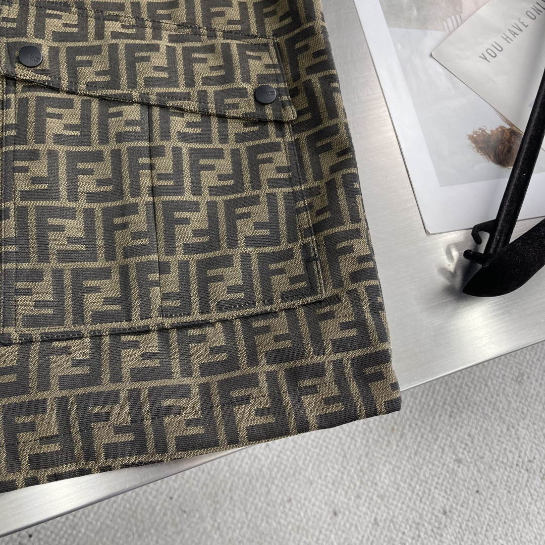 -FEND 2025ss秋冬新款系列🆕F家休闲连帽 超高工艺！精选进口高密度提花面料打造 超轻盈无重感 