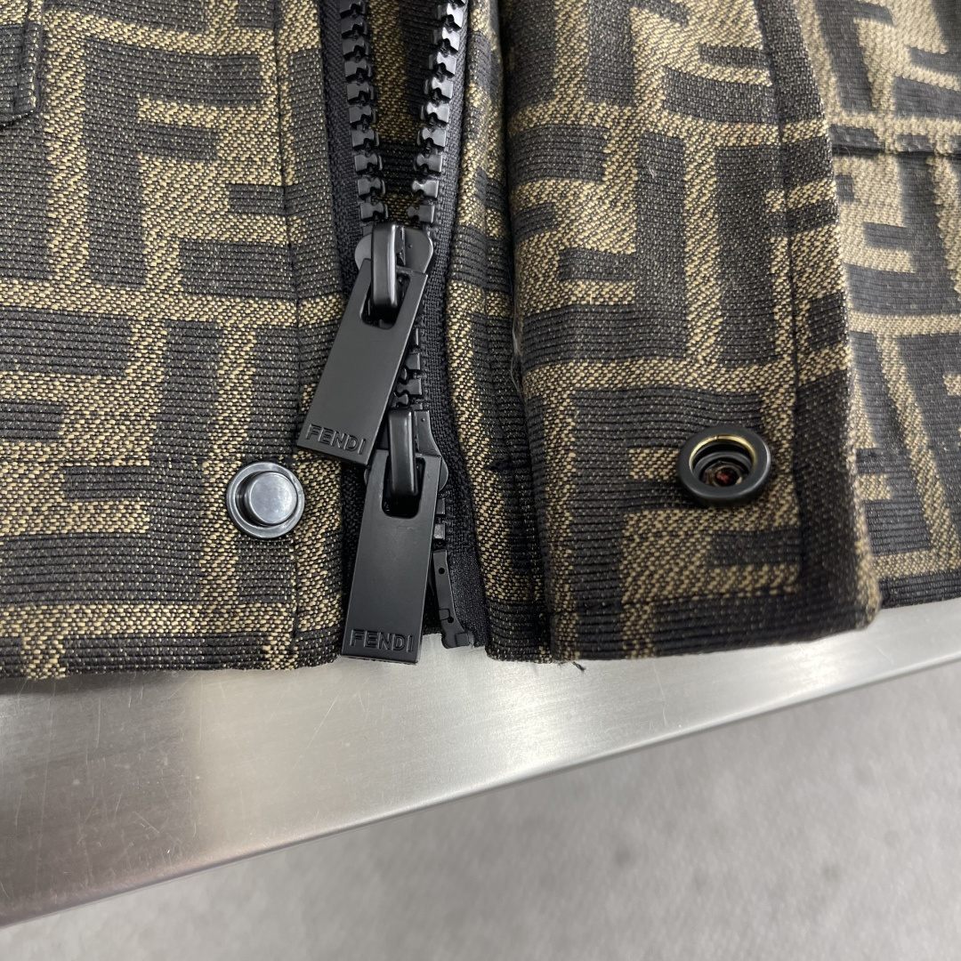 -FEND 2025ss秋冬新款系列🆕F家休闲连帽 超高工艺！精选进口高密度提花面料打造 超轻盈无重感 