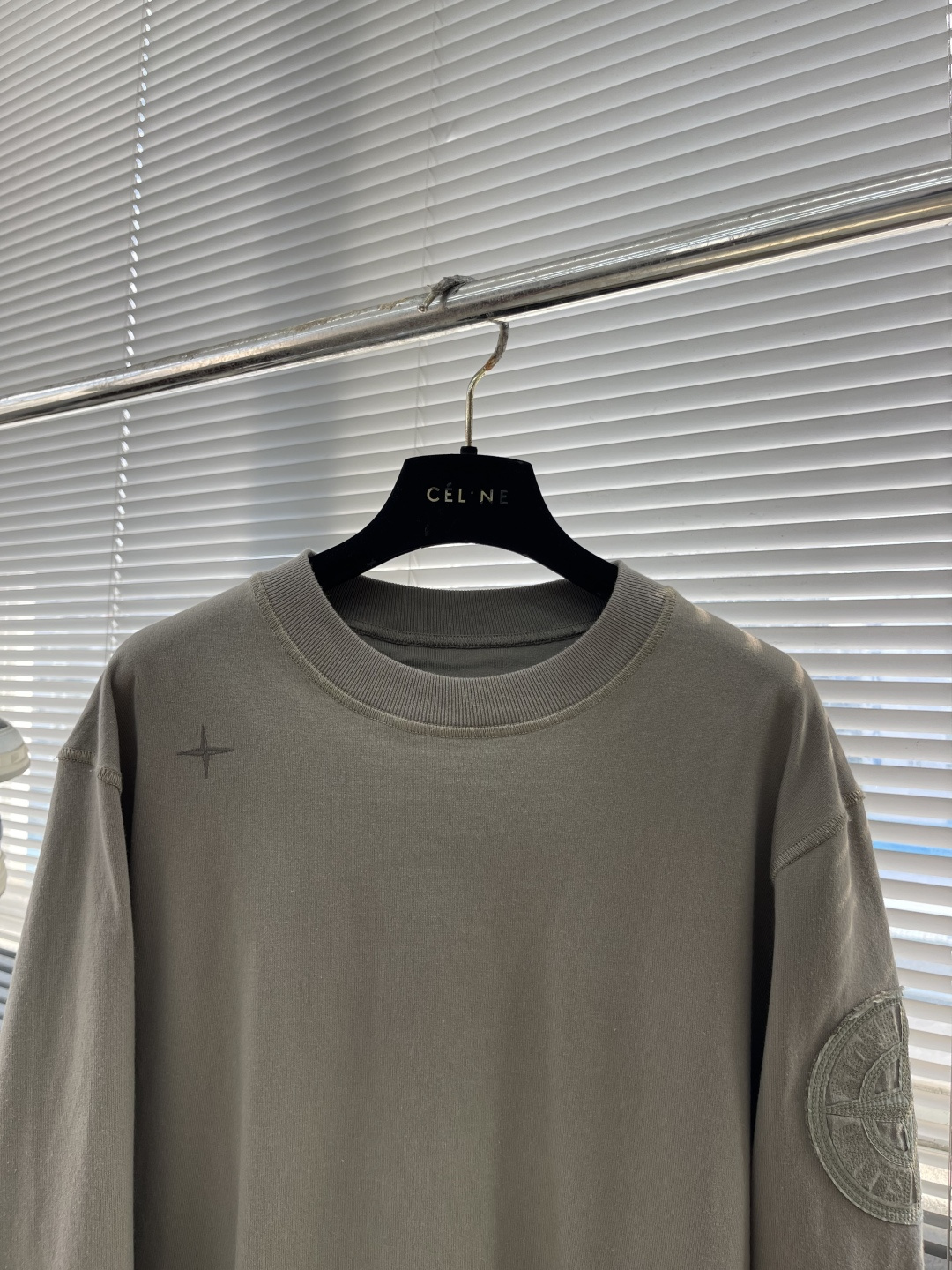 -Stone Island 2025秋冬系列休闲卫衣码数：M-5XL 微阔版型重磅强捻双纱，拥有粗犷的纱