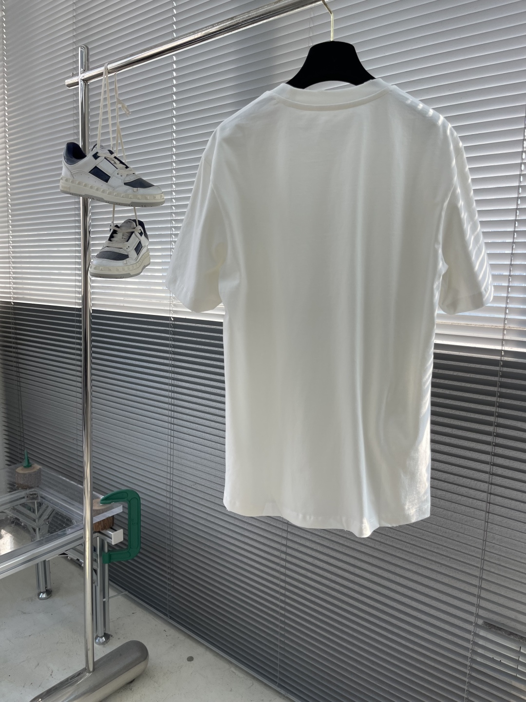 -Dio 2025秋冬系列短袖T恤码数：M-3XL 微阔版型DI*R短袖T，纯棉纱线保留了天然纤维吸湿透