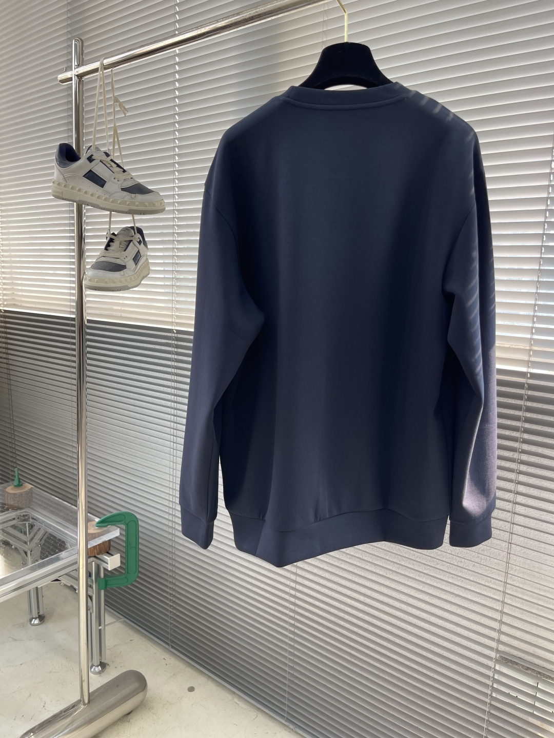 -Herme 2025秋冬新款！！ 延续经典，从版型到设计都很有时代的新潮感 。 微阔版型，整体上身感更