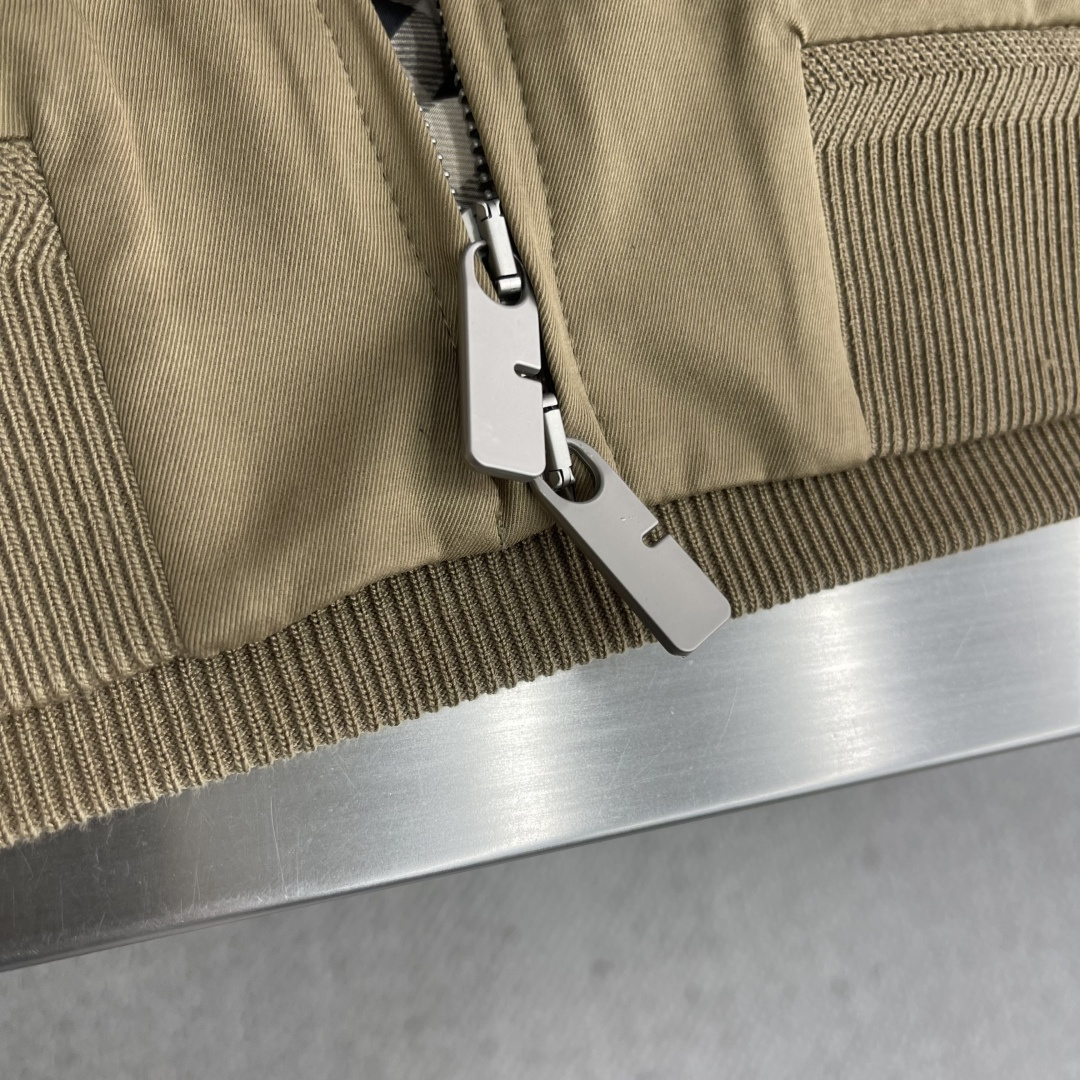 -BBR 2025秋季最新品，专柜同步有售，原单狠货，休闲外套，进口原版面料，上身舒适透气，顶级印花工艺