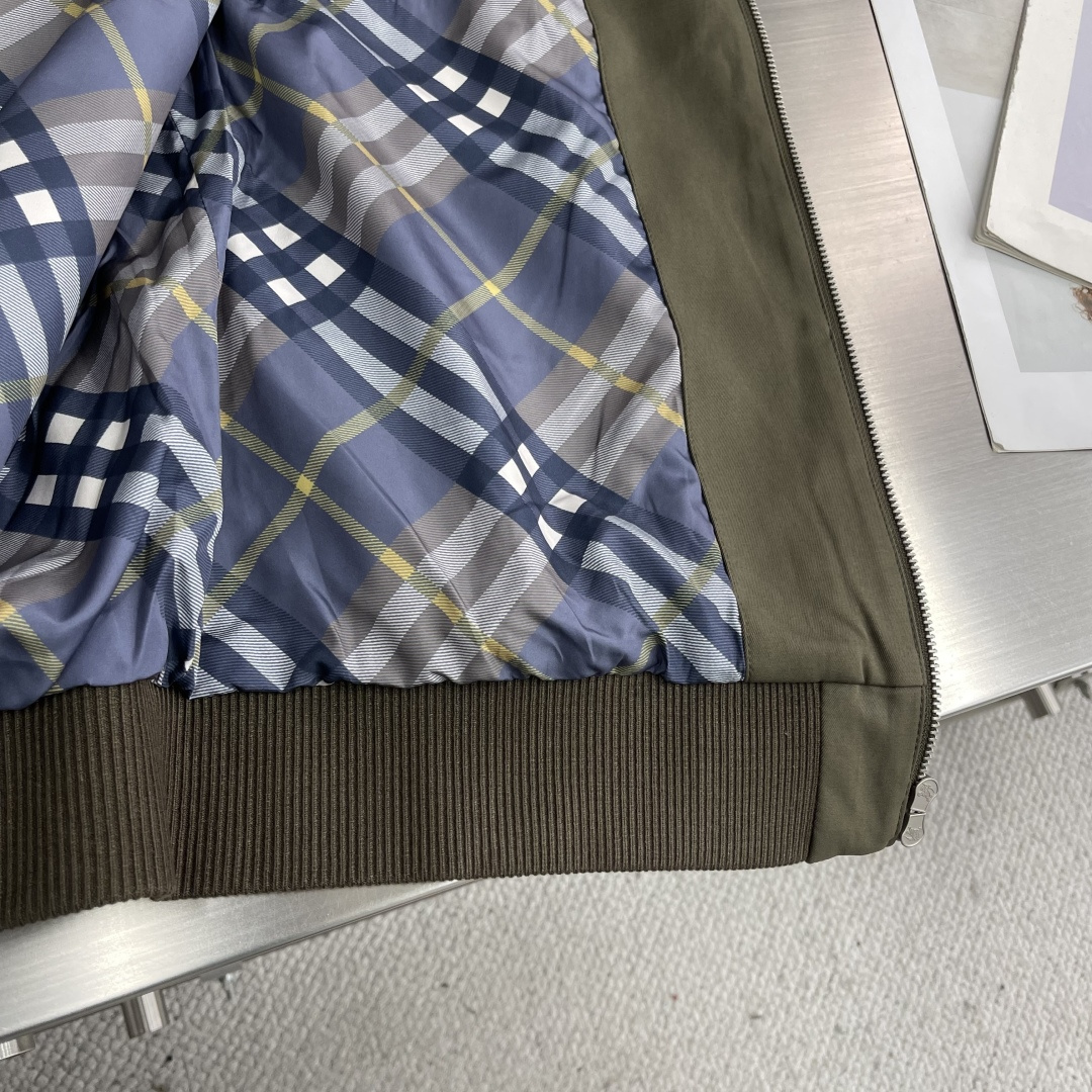 -BBR 2025秋季最新品，专柜同步有售，原单狠货，休闲外套，进口原版面料，上身舒适透气，顶级印花工艺