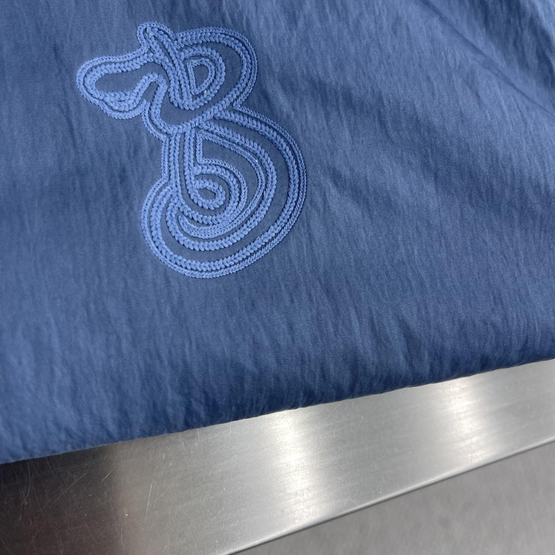 -BBR 2025秋季最新品，双面可穿夹克，专柜同步有售，原单狠货，时尚休闲连帽外套，进口原版面料，上身