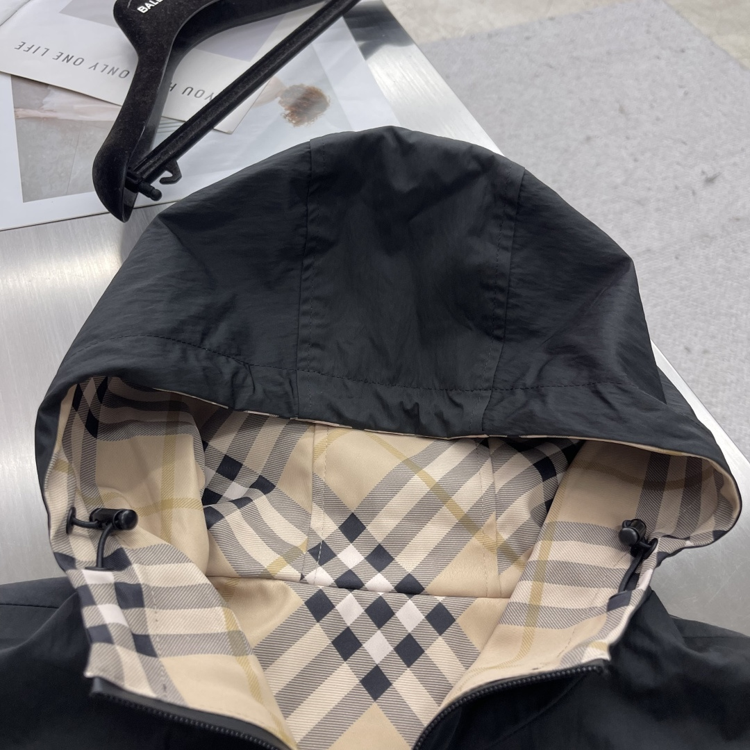 -BBR 2025秋季最新品，双面可穿夹克，专柜同步有售，原单狠货，时尚休闲连帽外套，进口原版面料，上身