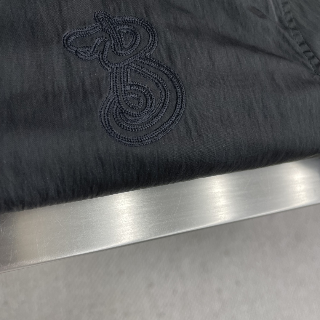 -BBR 2025秋季最新品，双面可穿夹克，专柜同步有售，原单狠货，时尚休闲连帽外套，进口原版面料，上身