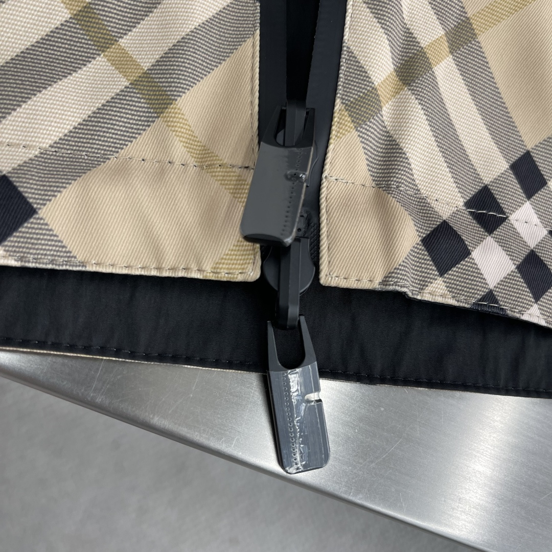 -BBR 2025秋季最新品，双面可穿夹克，专柜同步有售，原单狠货，时尚休闲连帽外套，进口原版面料，上身