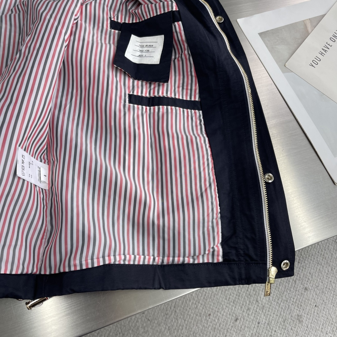 -TB 新款防水面料铰接连帽夹克！传承TB出位的剪裁和织带拼接设计！码数：1/2/3/4/5