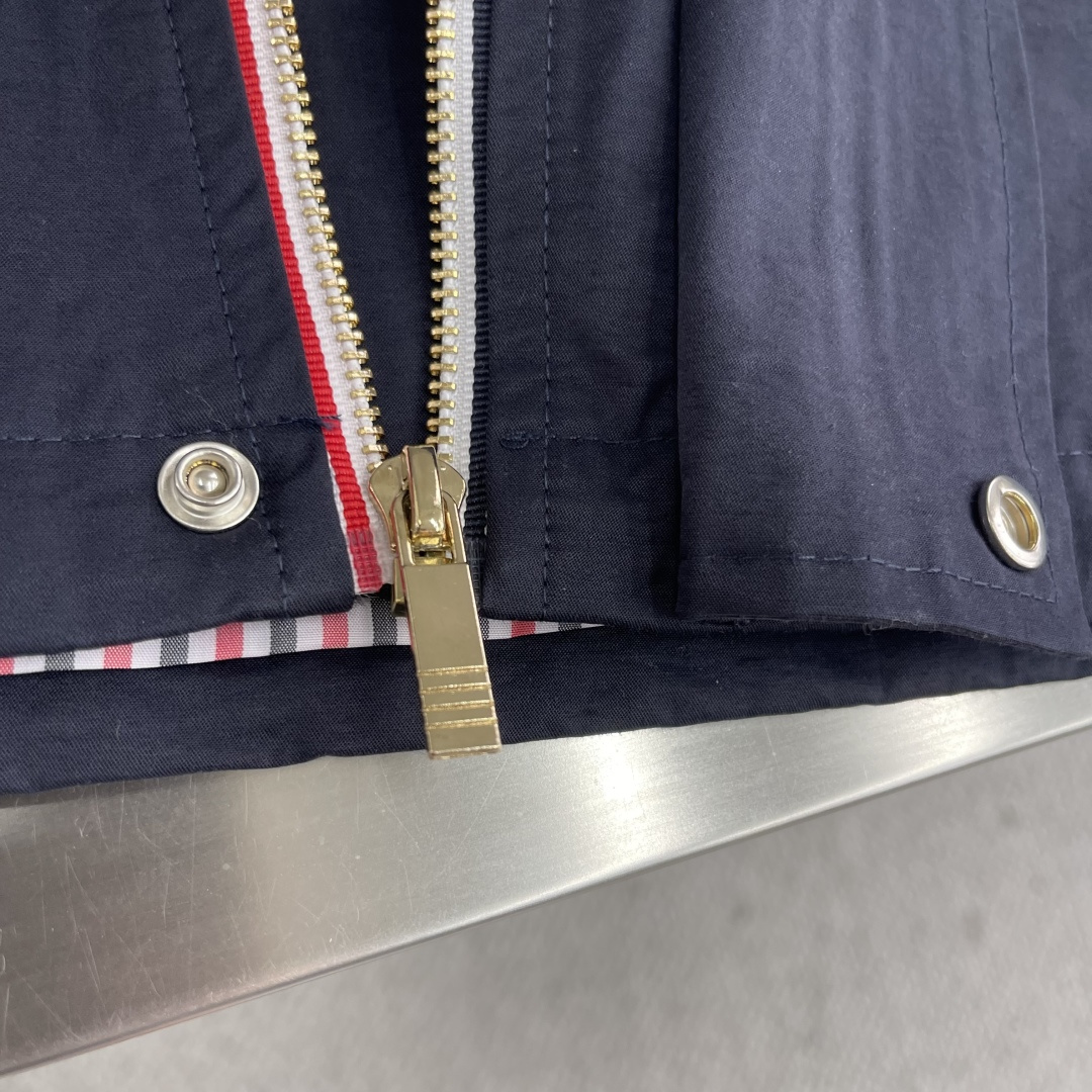 -TB 新款防水面料铰接连帽夹克！传承TB出位的剪裁和织带拼接设计！码数：1/2/3/4/5