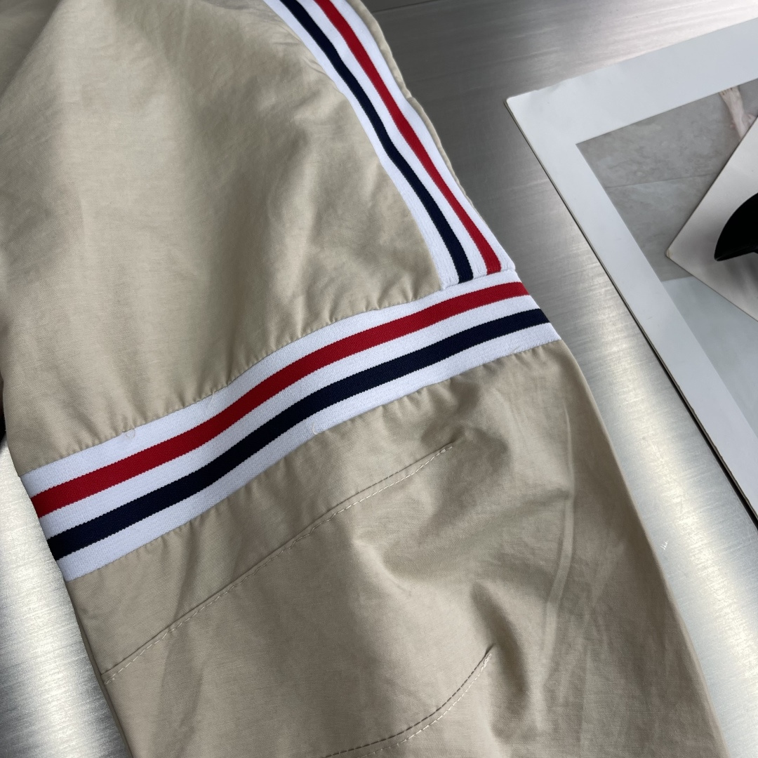 -TB 新款防水面料铰接连帽夹克！传承TB出位的剪裁和织带拼接设计！码数：1/2/3/4/5