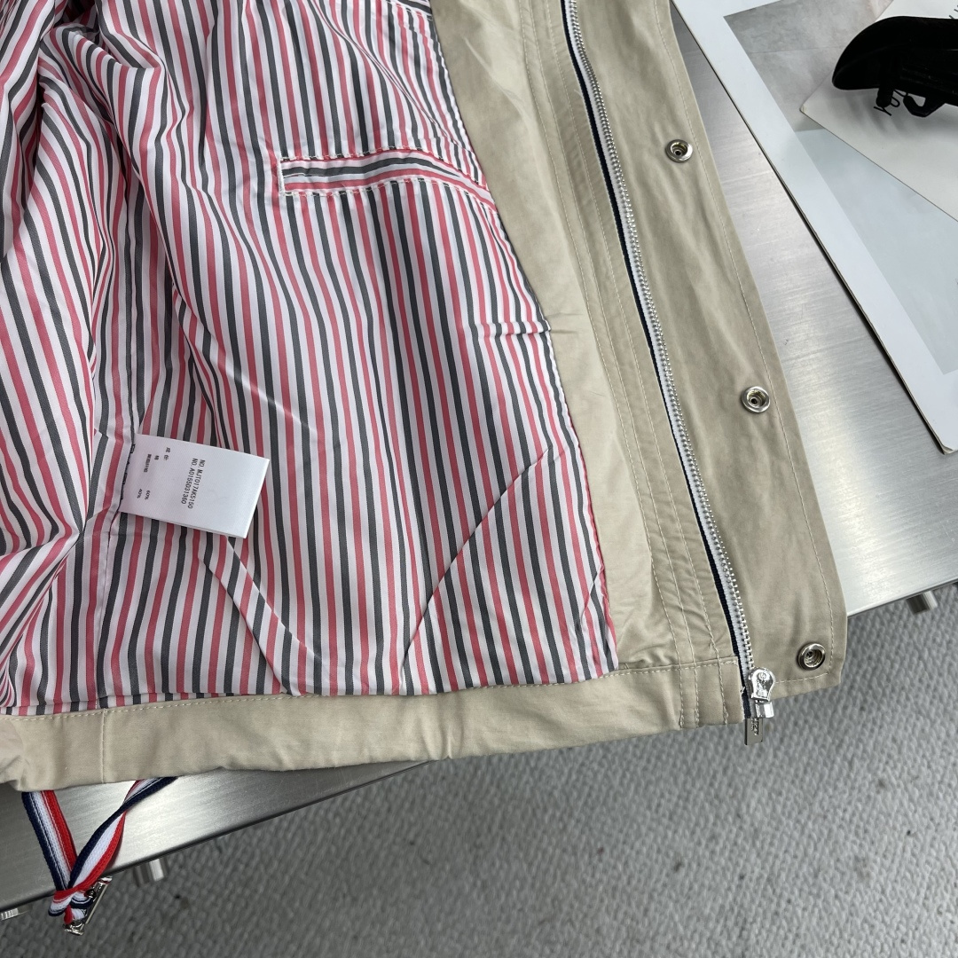 -TB 新款防水面料铰接连帽夹克！传承TB出位的剪裁和织带拼接设计！码数：1/2/3/4/5