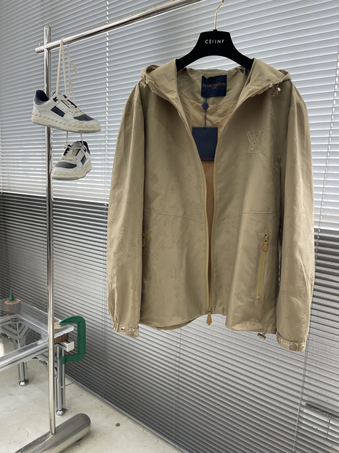 -驴牌 2025秋冬最新款，专柜同步有售，原单狠货，时尚休闲夹克外套，上身很有特点！吸睛而有亮点，进口原