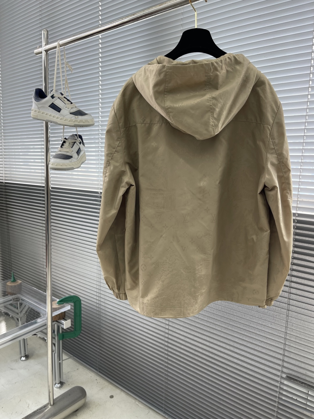 -驴牌 2025秋冬最新款，专柜同步有售，原单狠货，时尚休闲夹克外套，上身很有特点！吸睛而有亮点，进口原