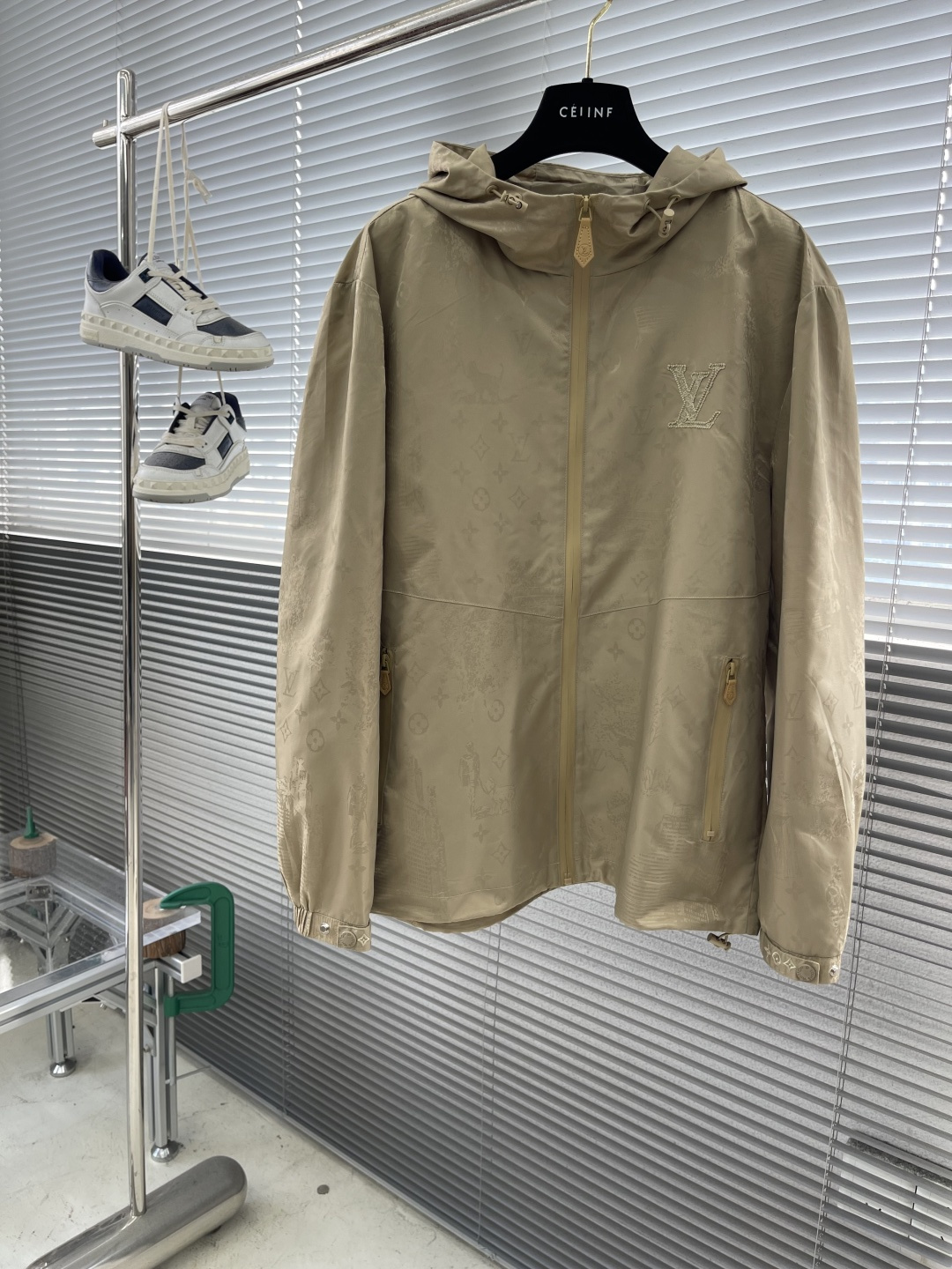 -驴牌 2025秋冬最新款，专柜同步有售，原单狠货，时尚休闲夹克外套，上身很有特点！吸睛而有亮点，进口原