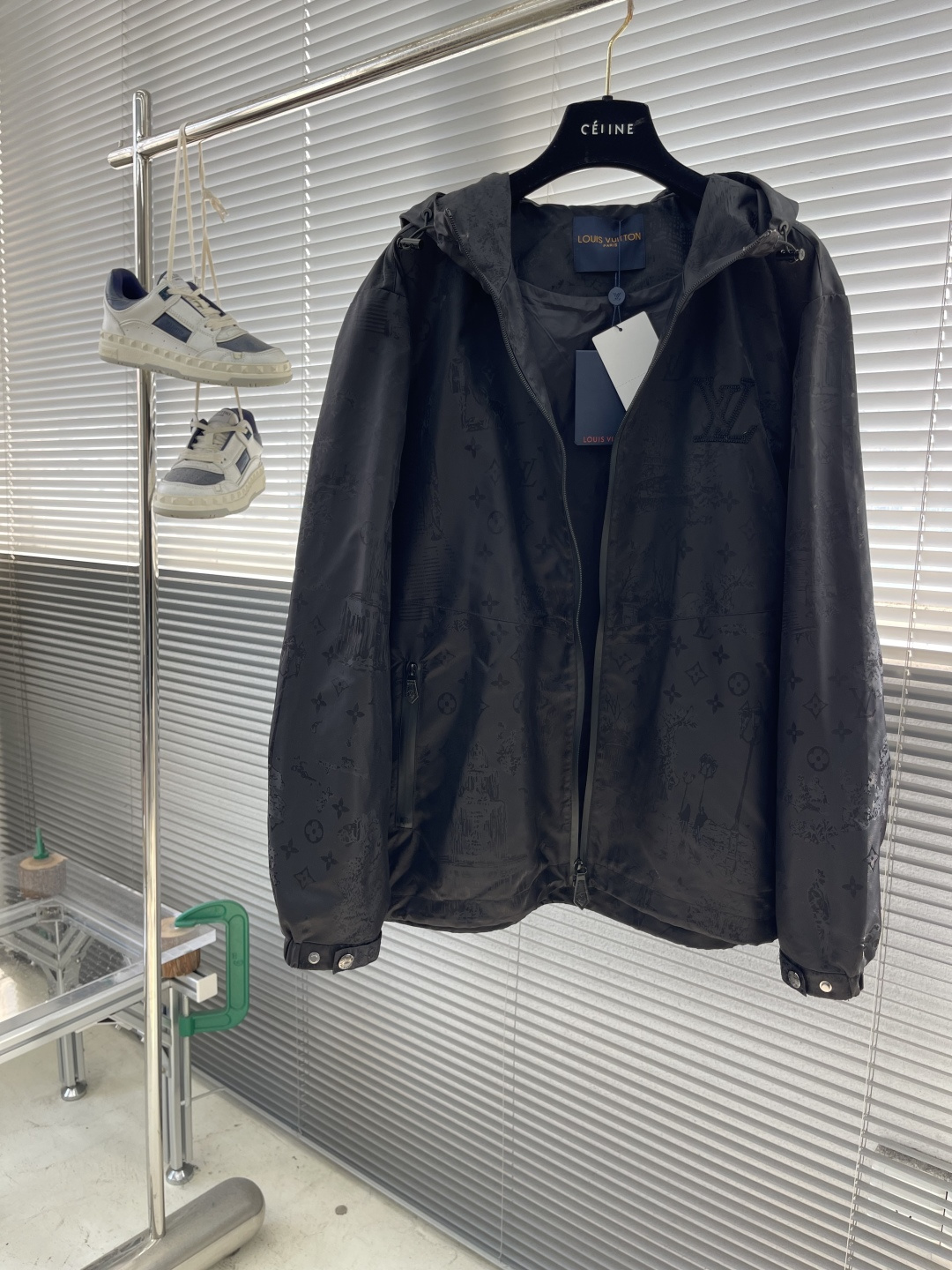 -驴牌 2025秋冬最新款，专柜同步有售，原单狠货，时尚休闲夹克外套，上身很有特点！吸睛而有亮点，进口原