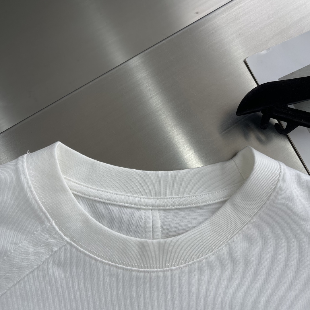 -MM6 马吉拉 2025fw新款长袖T恤爆款定制纯棉面料 重工洗水，面料舒适🈶️质感 码数：M-XXL