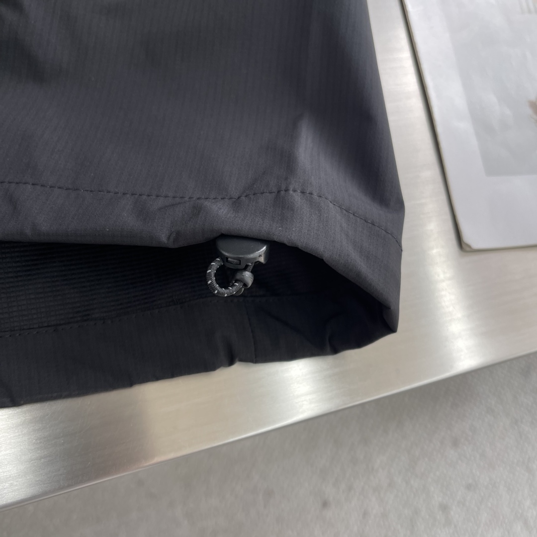 -🐦 鸟家 2025秋冬新款COVERT PULLOVER 户外运动套头卫衣。压胶口袋，进口高定科技面料