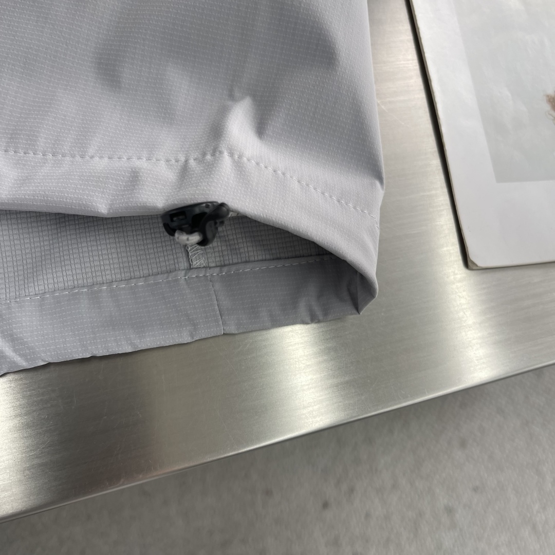 -🐦 鸟家 2025秋冬新款COVERT PULLOVER 户外运动套头卫衣。压胶口袋，进口高定科技面料