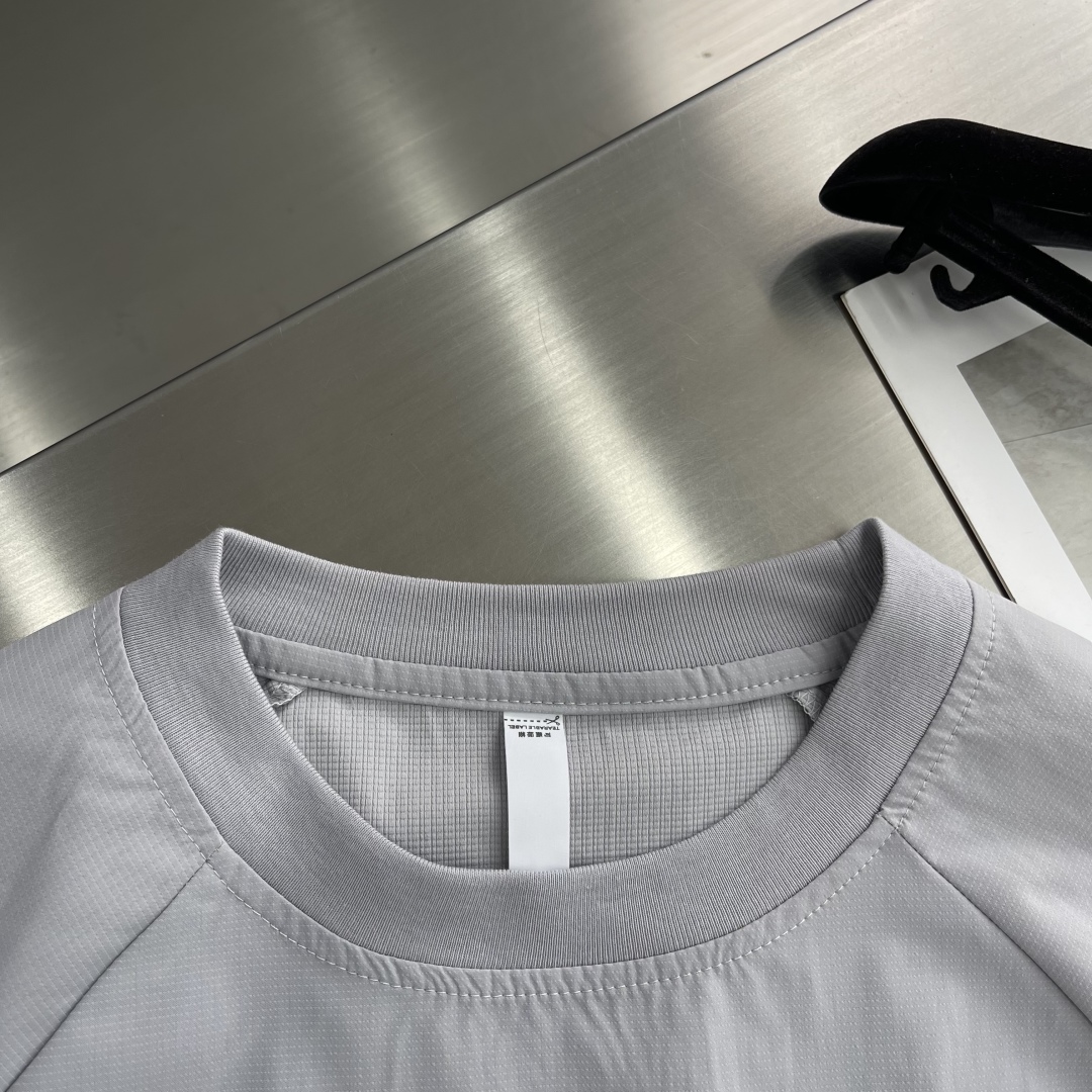 -🐦 鸟家 2025秋冬新款COVERT PULLOVER 户外运动套头卫衣。压胶口袋，进口高定科技面料