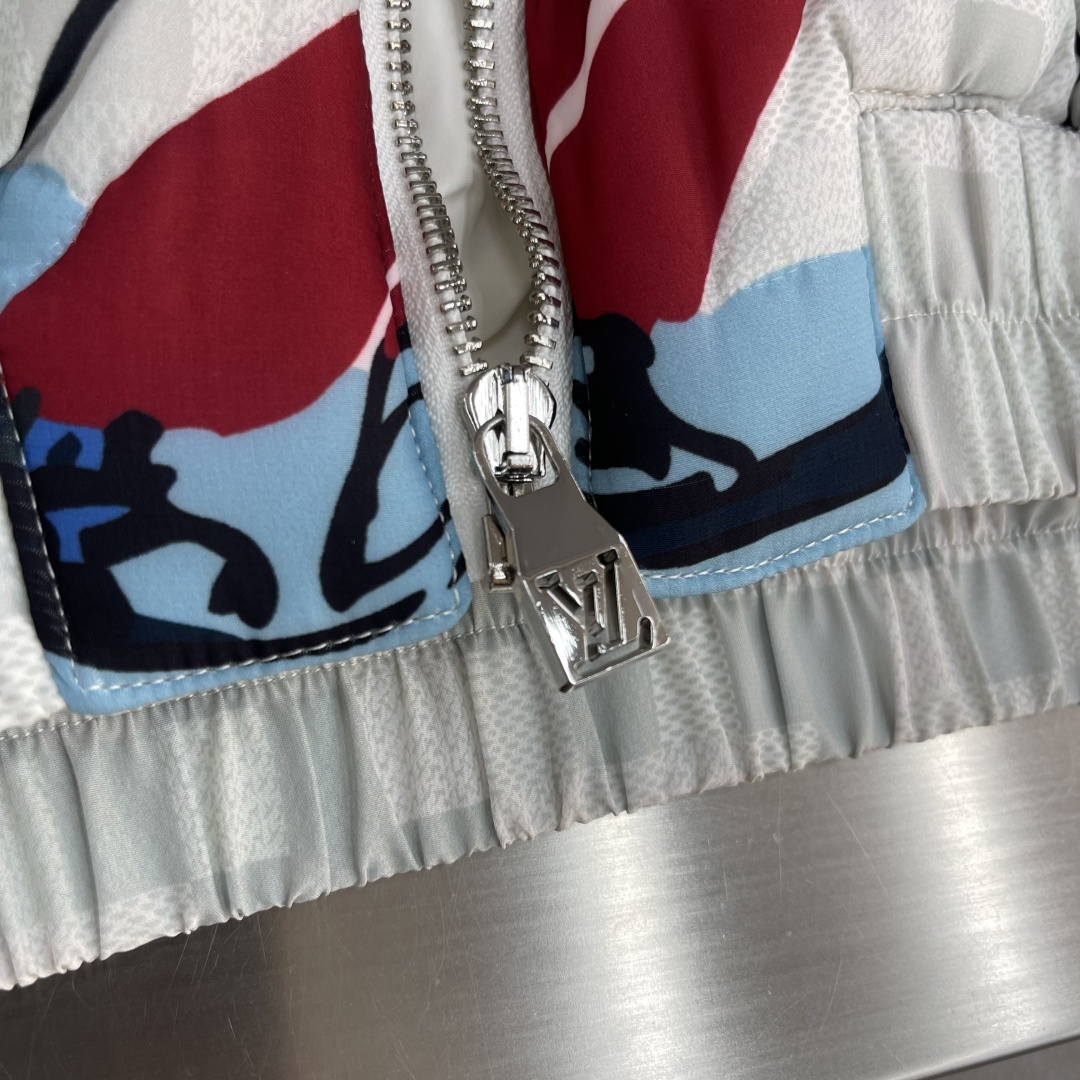 -驴牌 无袖衔缝背心定制1:1涤棉面料洗水棉1600 人丝里布定制1：1拉链定制1：1四合扣定制1：1商