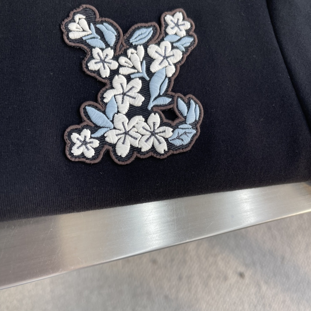 -驴牌 25fw 新款短袖T恤！走秀图案时尚休闲短袖T恤衫！设计logo设计！极具设计精选客供面料，手感