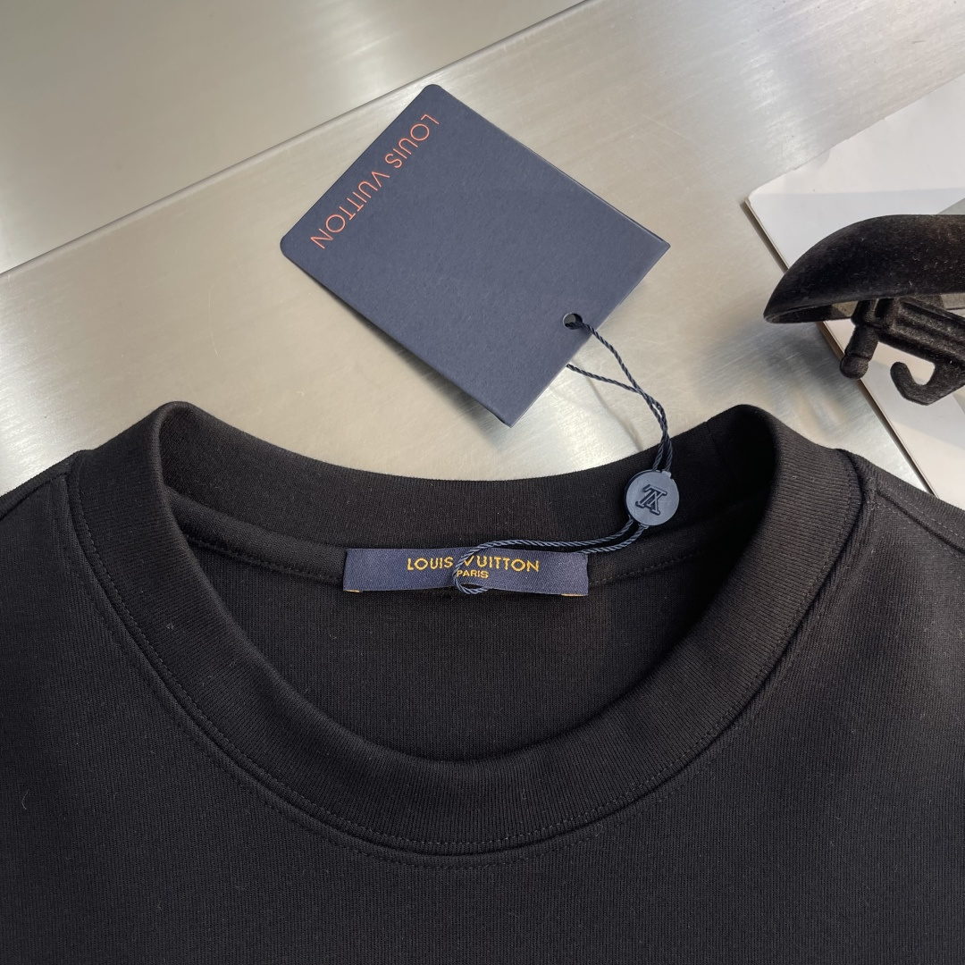 -驴牌 25fw 新款短袖T恤！走秀图案时尚休闲短袖T恤衫！设计logo设计！极具设计精选客供面料，手感