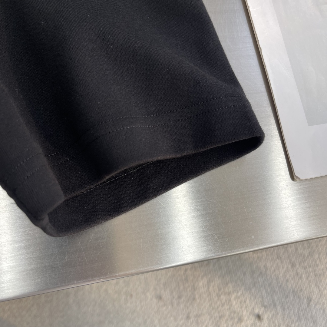 -驴牌 25fw 新款短袖T恤！走秀图案时尚休闲短袖T恤衫！设计logo设计！极具设计精选客供面料，手感