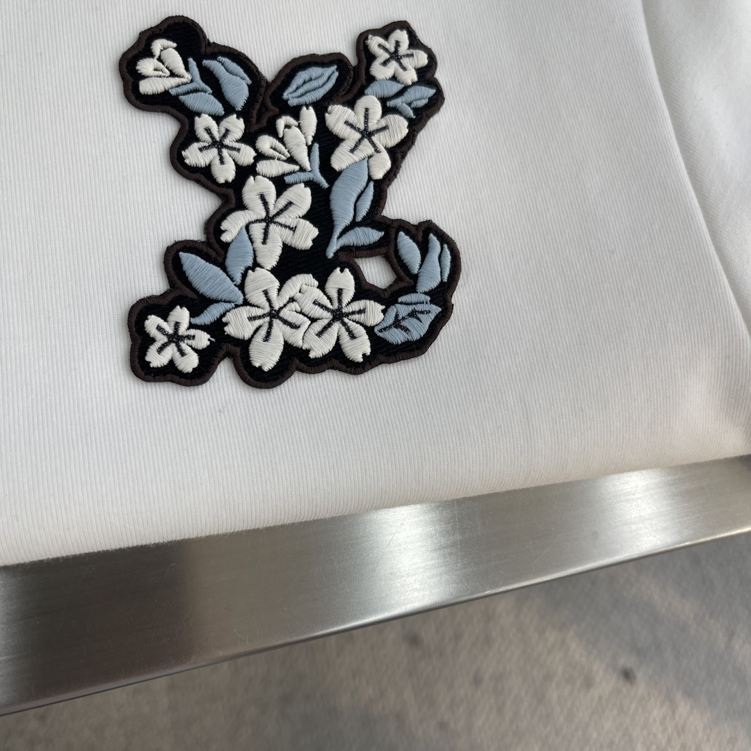 -驴牌 25fw 新款短袖T恤！走秀图案时尚休闲短袖T恤衫！设计logo设计！极具设计精选客供面料，手感