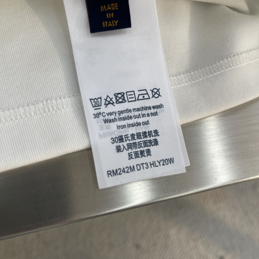 -驴牌 25fw 新款短袖T恤！走秀图案时尚休闲短袖T恤衫！设计logo设计！极具设计精选客供面料，手感